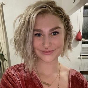 Meet your Posher, Molly